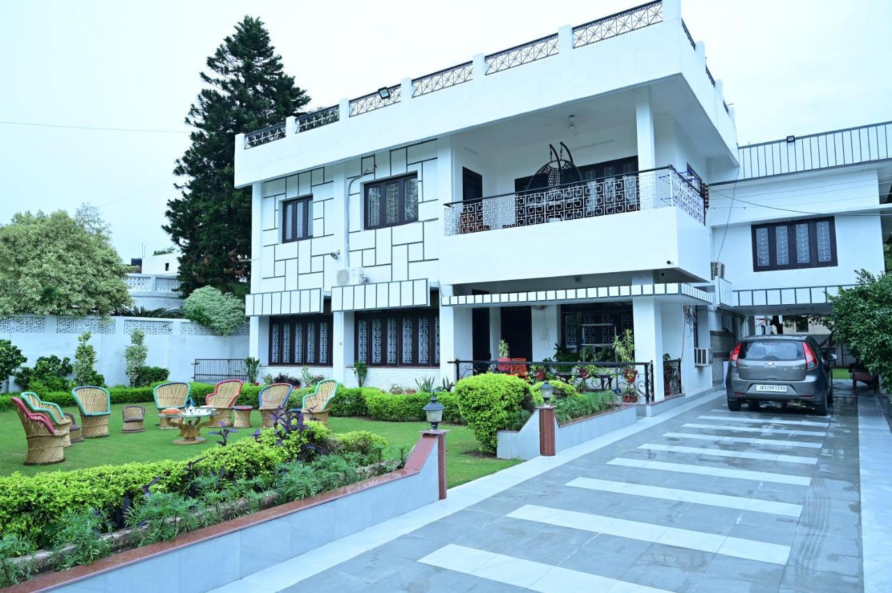 Dhairya'S Villa Home Away From Home จามมู ภายนอก รูปภาพ