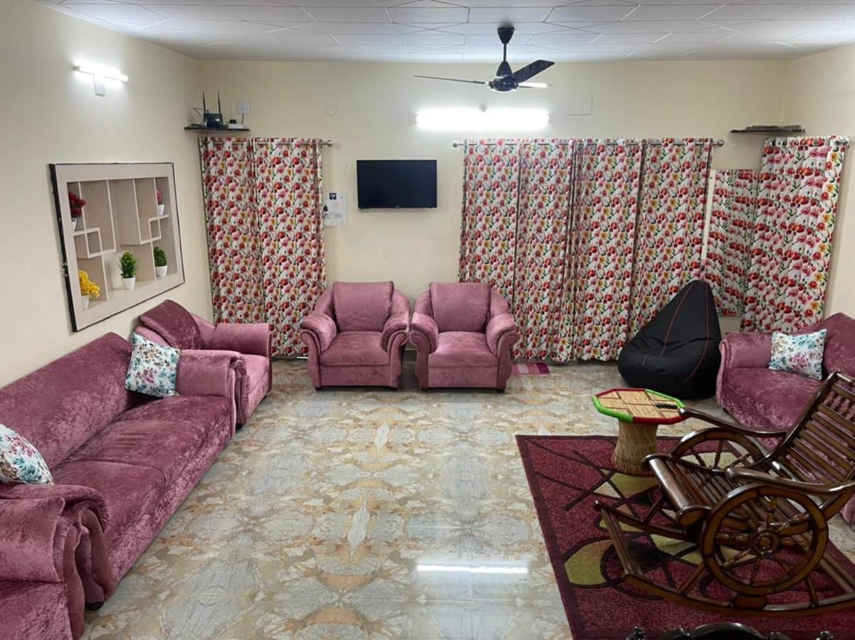 Dhairya'S Villa Home Away From Home จามมู ภายนอก รูปภาพ
