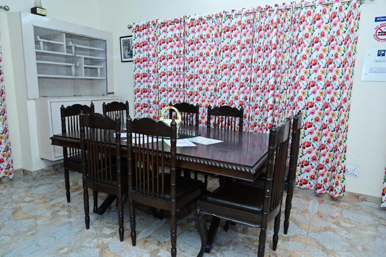Dhairya'S Villa Home Away From Home จามมู ภายนอก รูปภาพ